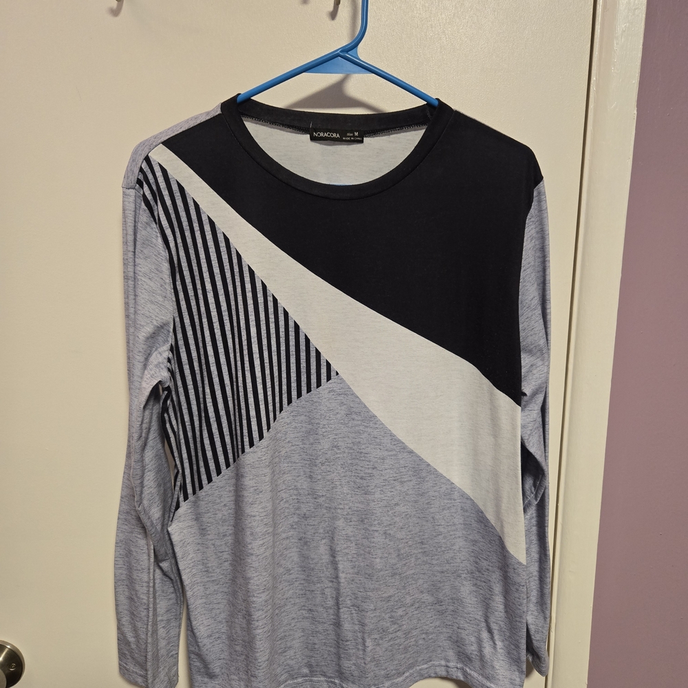 Vandora Women's Black and Gray Tunic Top